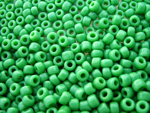 11/0 Round Toho Seed Beads grass/green 16gms